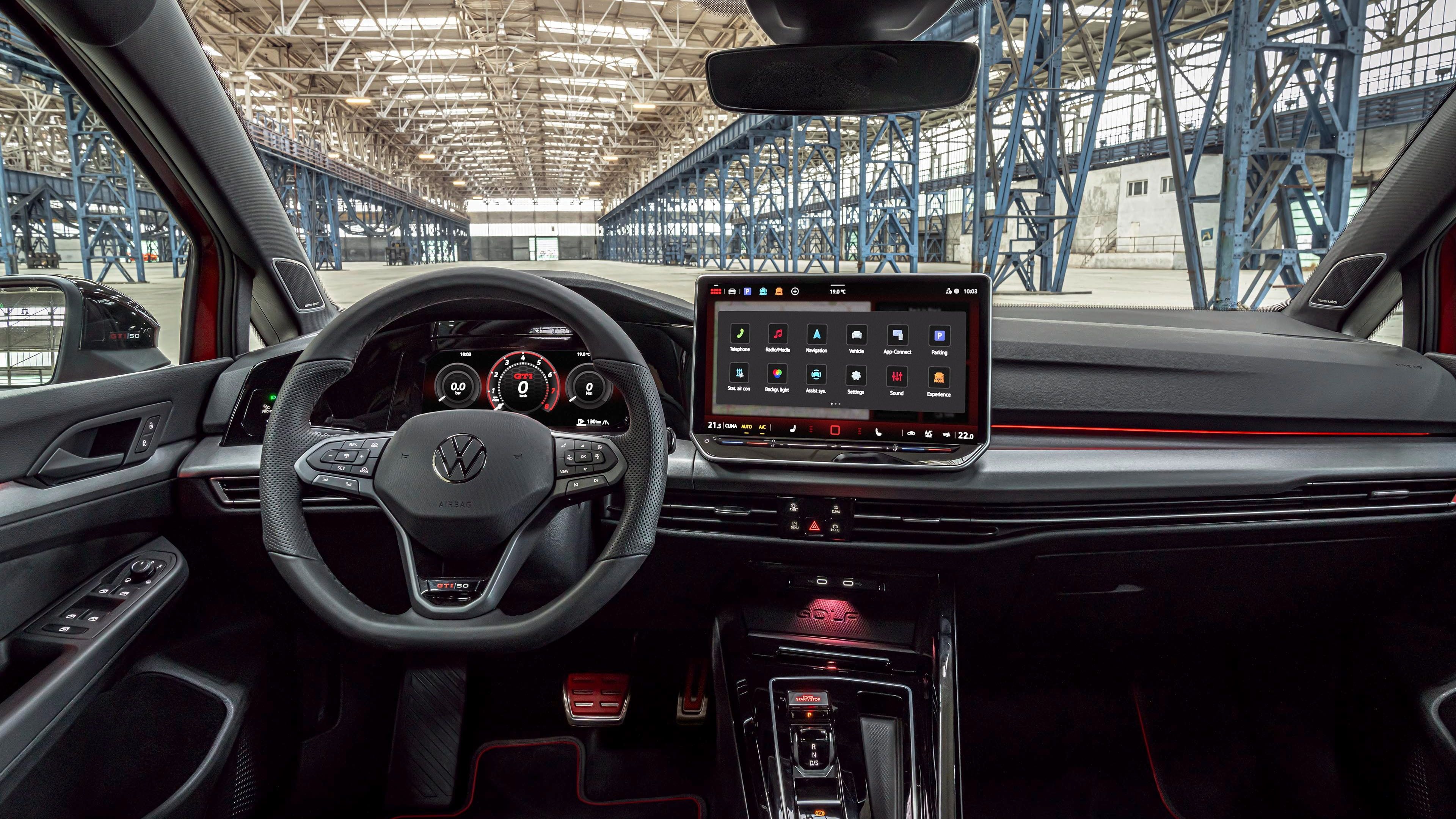 Interior do VW Golf GTI EDITION 50.