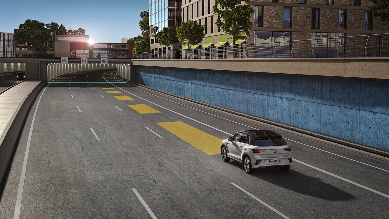 O gráfico mostra como funciona o Travel Assist no T-Roc.
