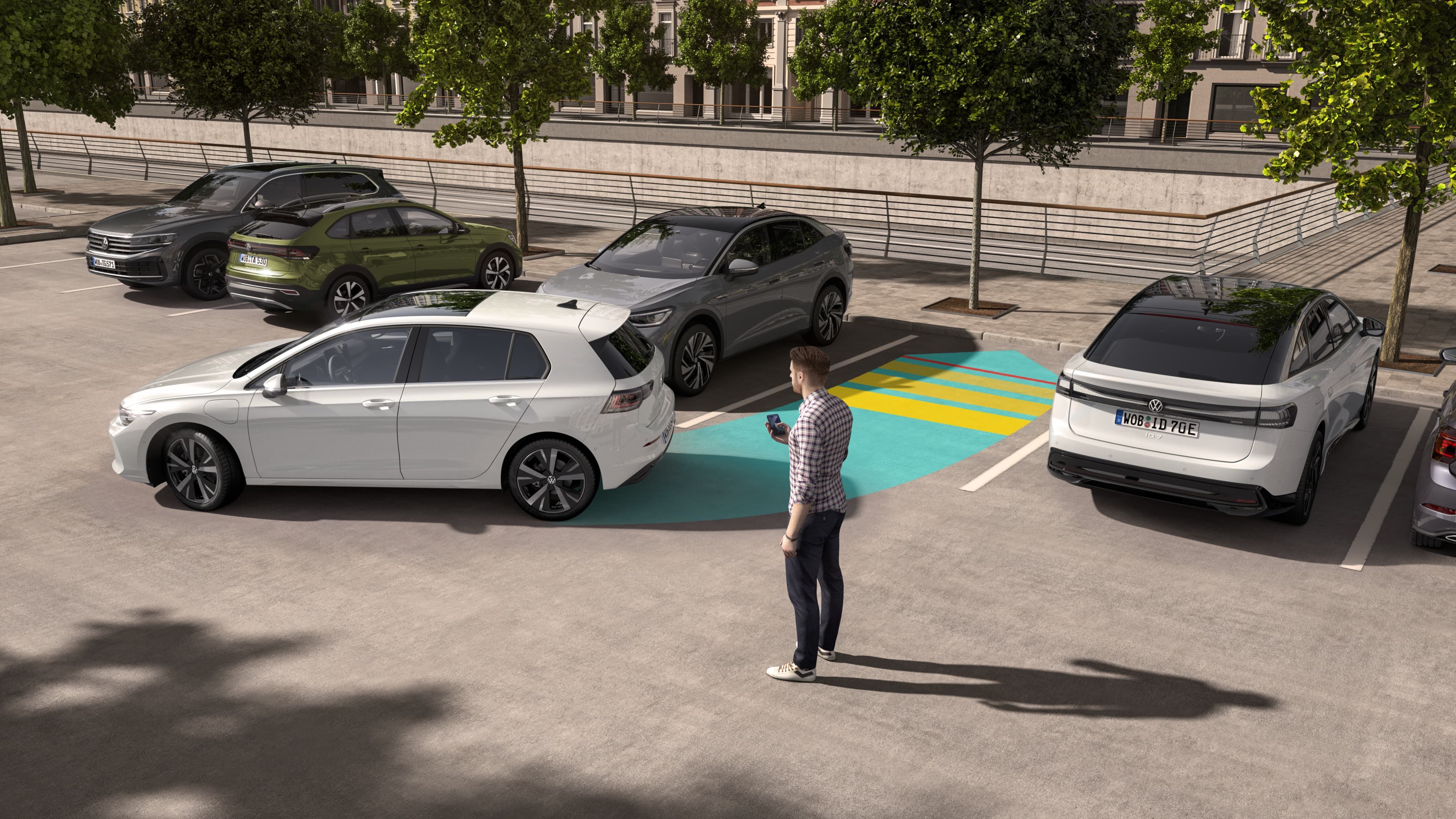 Um VW Golf branco utiliza o Park Assist Pro para estacionar.