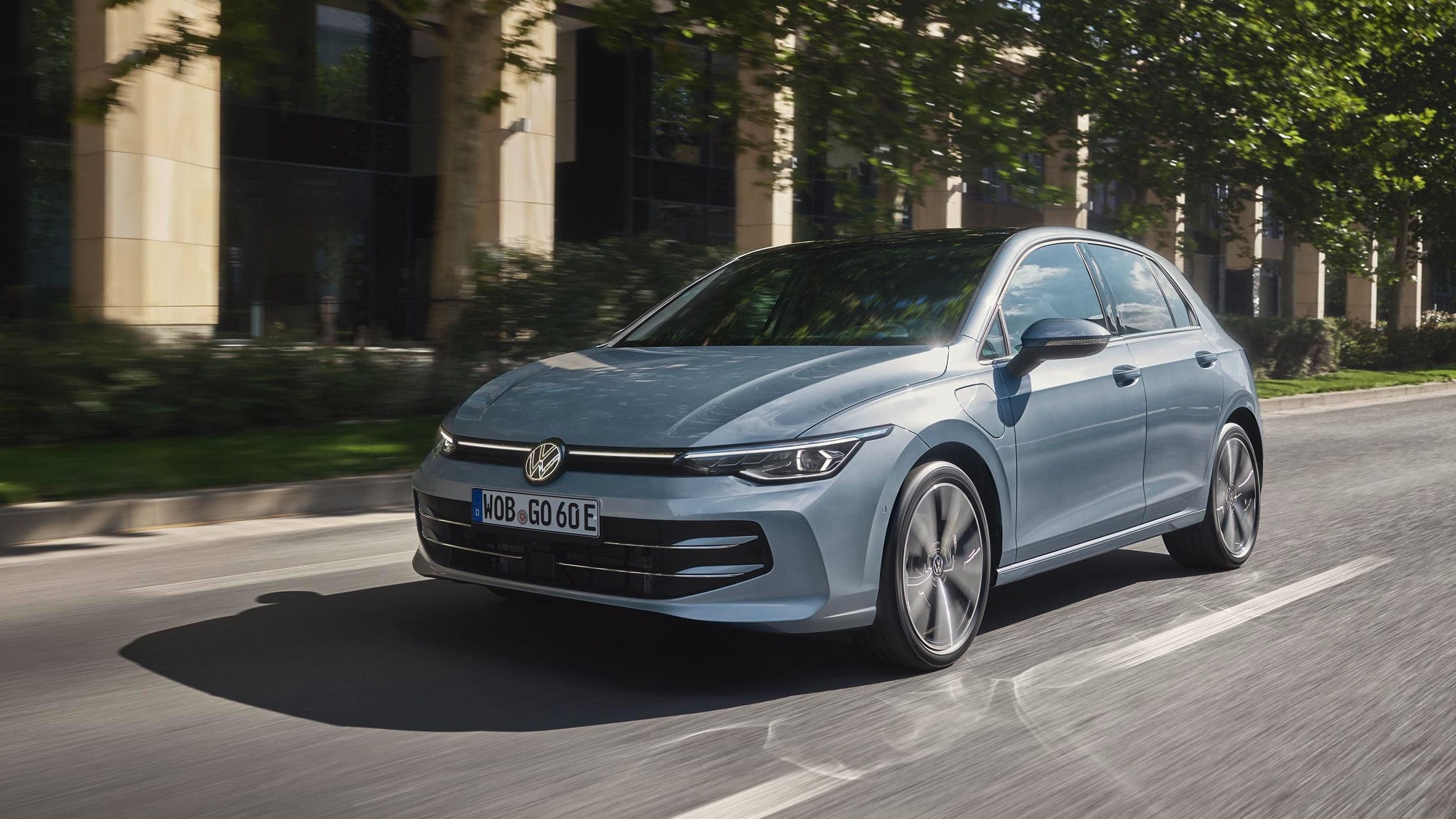 Volkswagen Golf PHEV, numa estrada