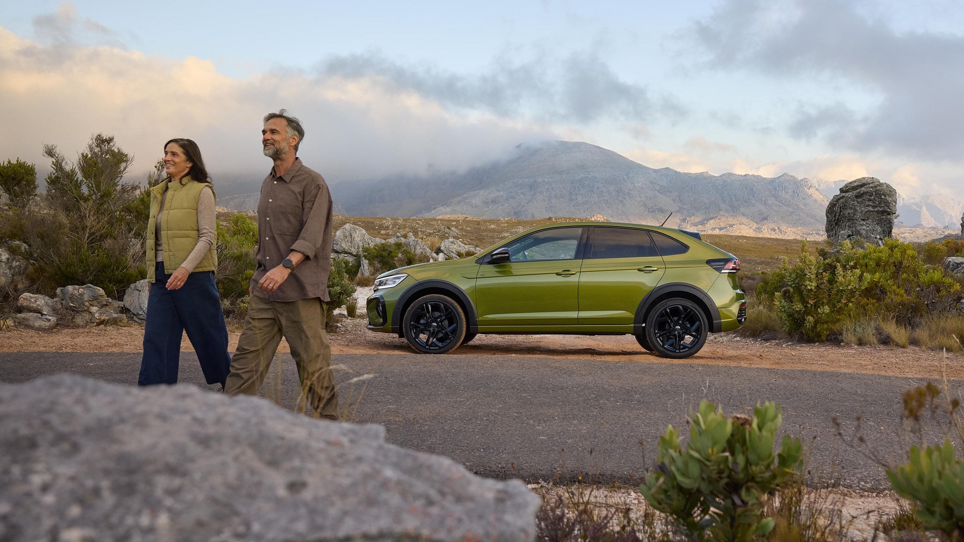 Volkswagen SUV Taigo, na cor Verde Visual