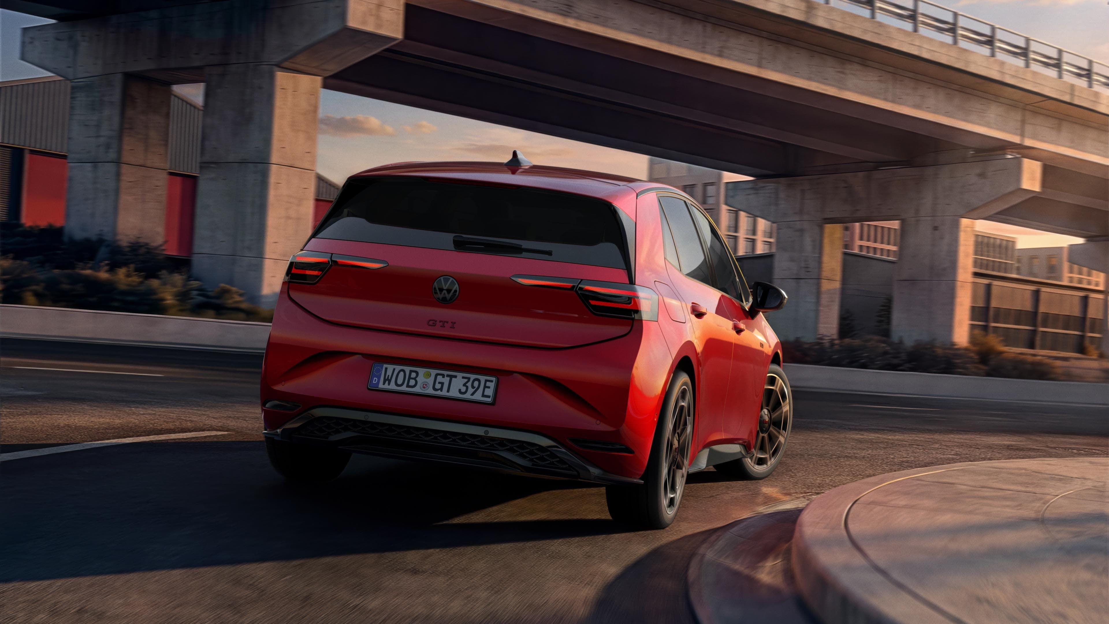 [AI-modified] – Vista traseira de um VW ID.3 GTI com as luzes traseiras acesas.