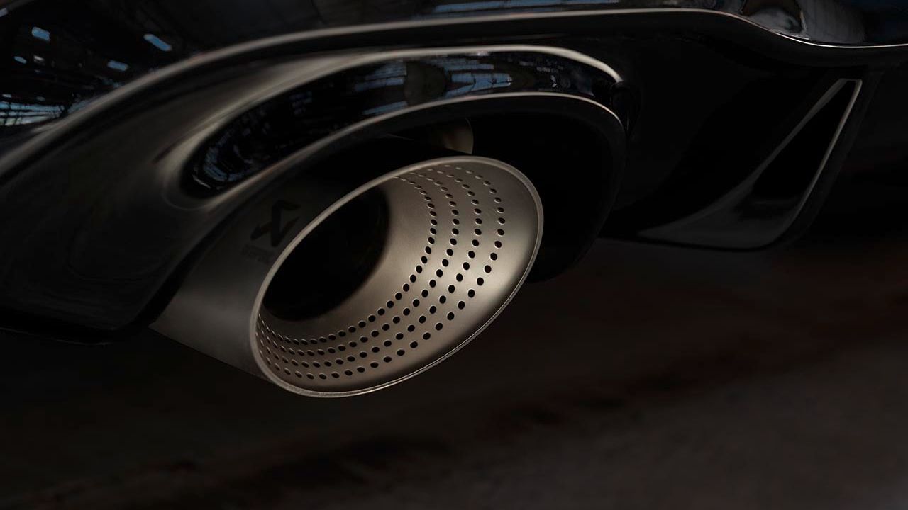 Tubo de escape do VW Golf GTI EDITION 50.