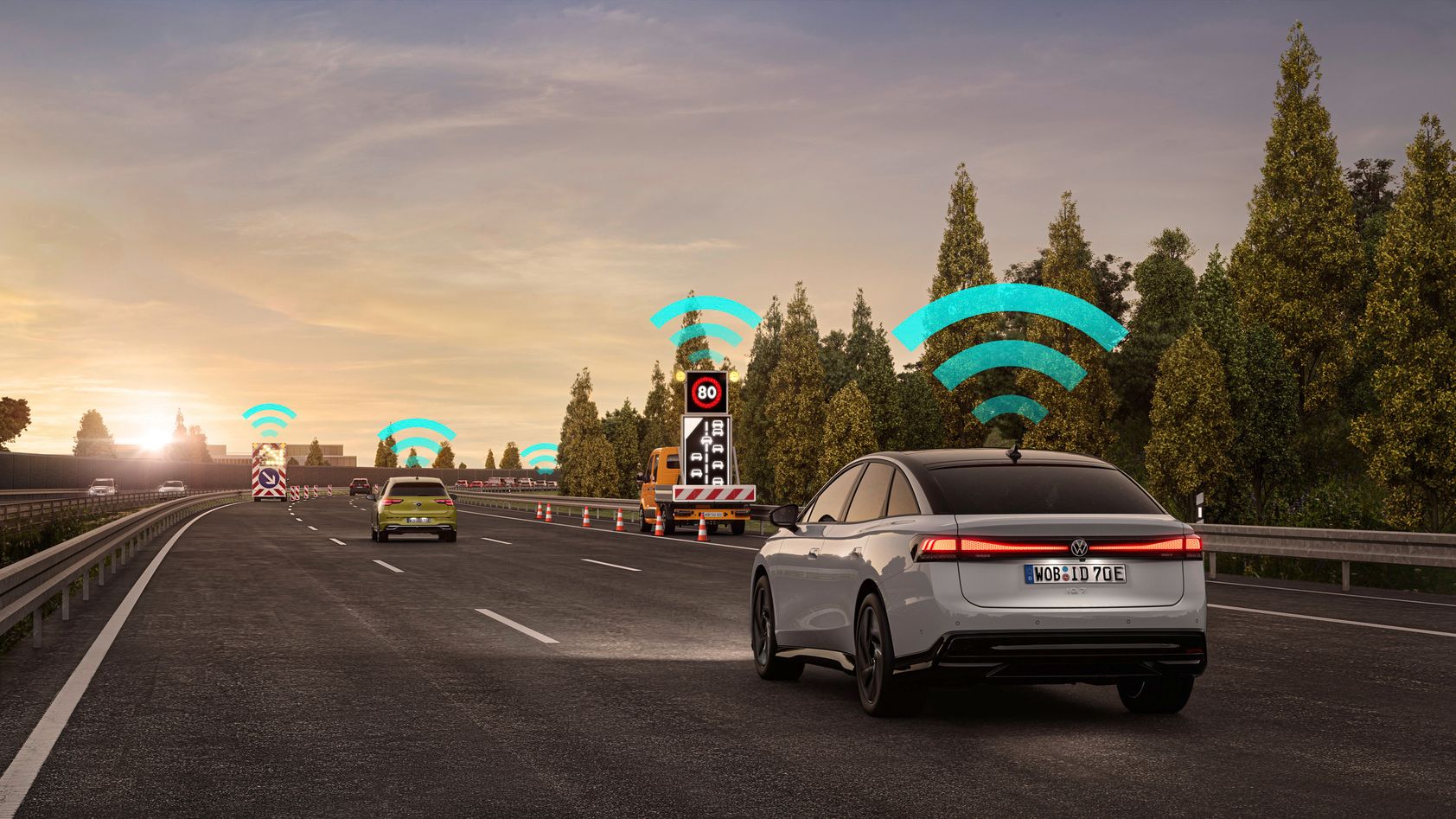 O crescente número de modelos com tecnologia Car2X nas estradas permite uma comunicação mais ampla entre os veículos e a infraestrutura.