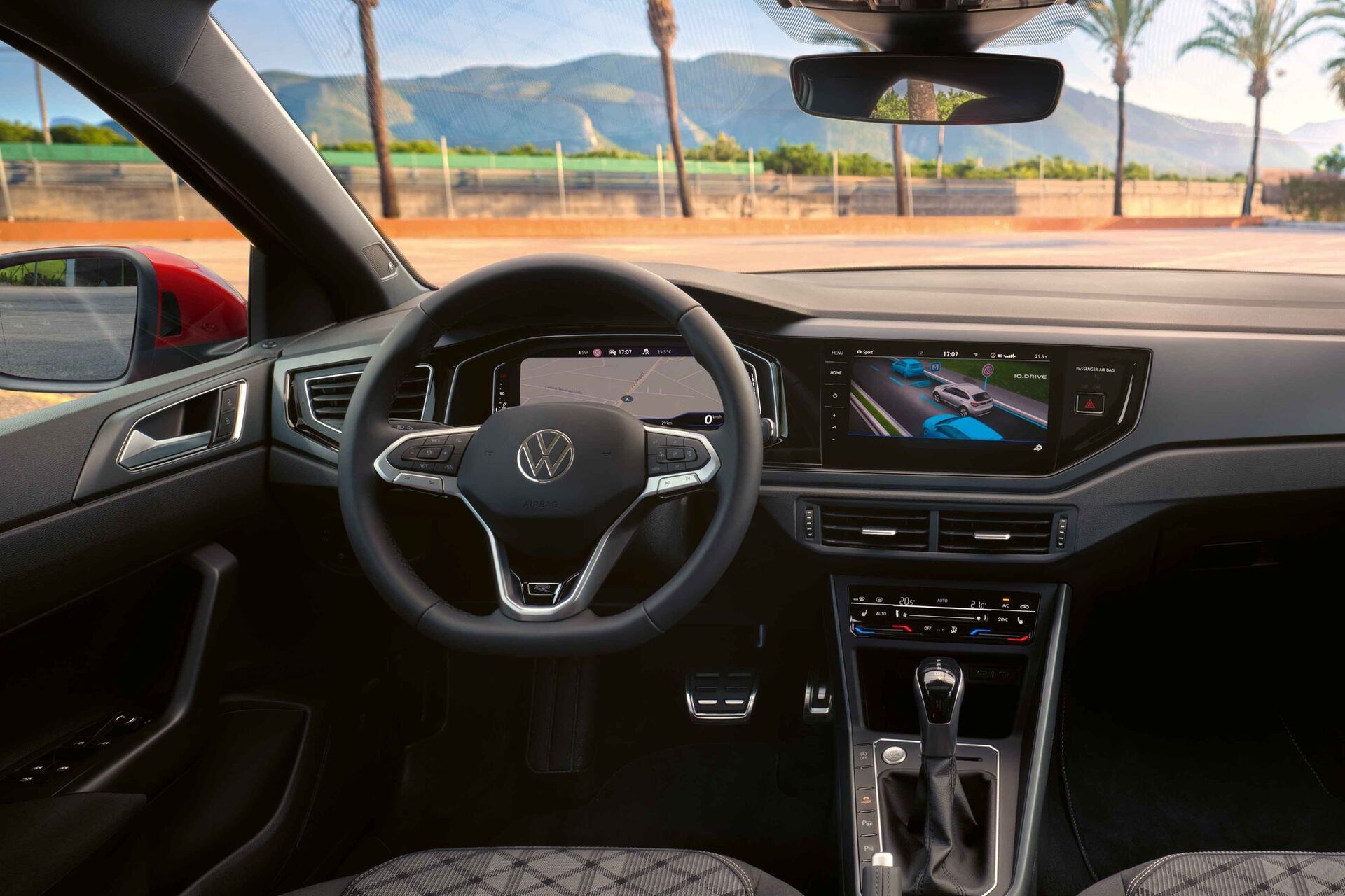 Interior do VW Taigo: Vista do Digital Cockpit e volante multifunções