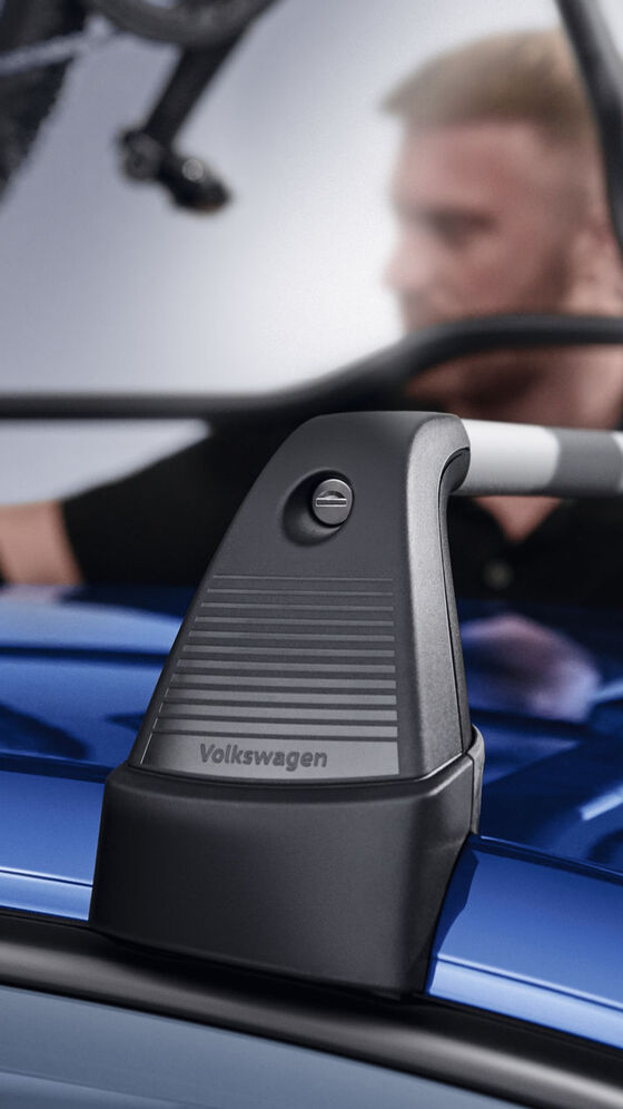 Pormenor das barras de tejadilho de um Volkswagen 